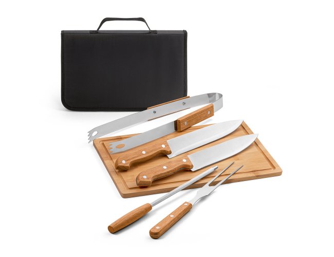 GARLIC KING. Kit churrasco em estojo de 210D e tábua em bambu com 5 utensílios em aço inox e madeira de Seringueira