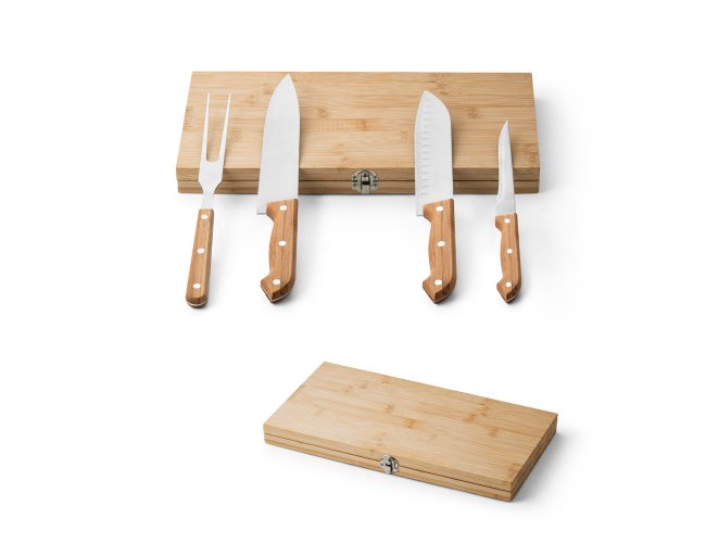 KOERPER. Kit churrasco em caixa bambu com 4 utenslios em ao inox e bambu